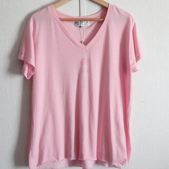 Wildfox Tops - NEW  Wildfox Romeo V-neck  pink Tee  size S - New with tag